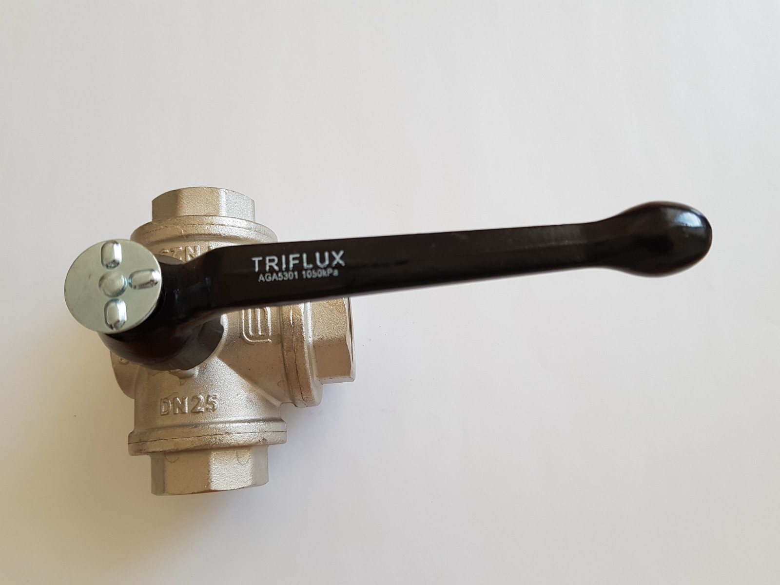 Dreiweg-Kugelhahn Typ 832 mit T-Kugelbohrung